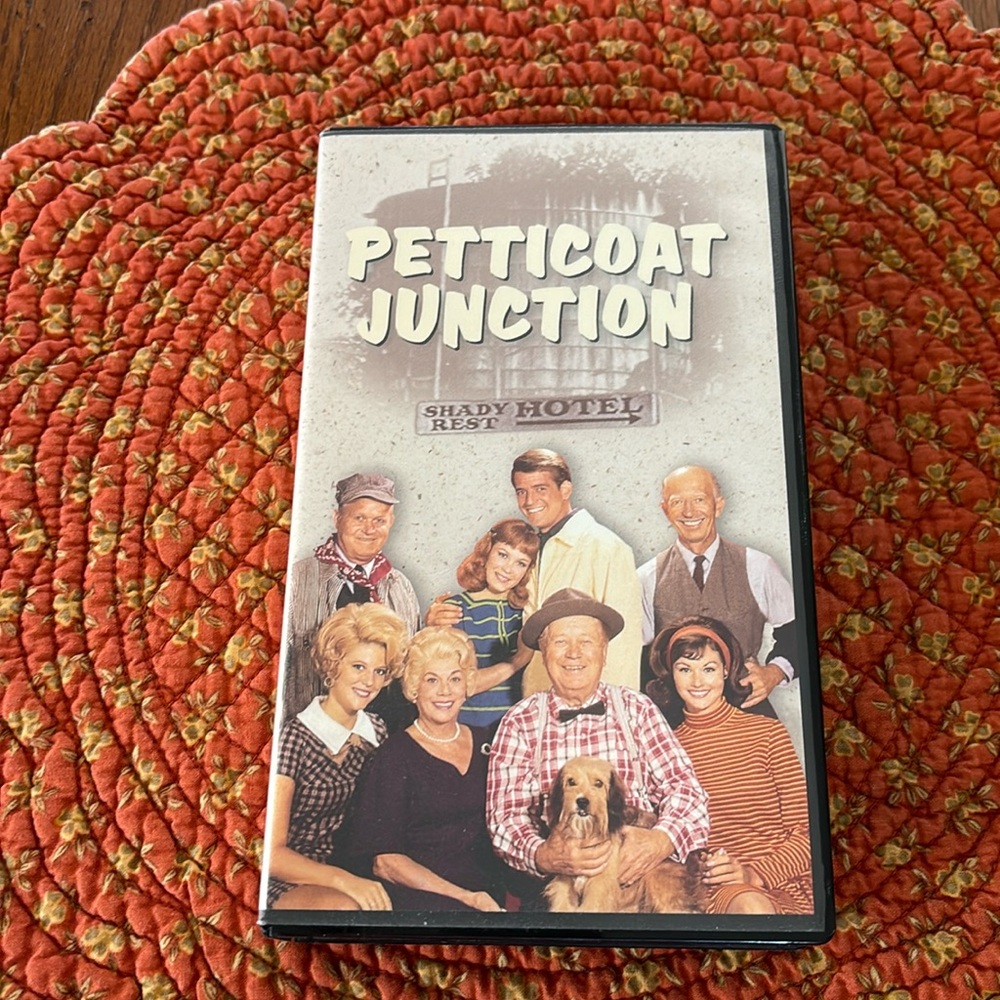 Like new! Petticoat Junction VHS “The Worst Homer Bedloe”